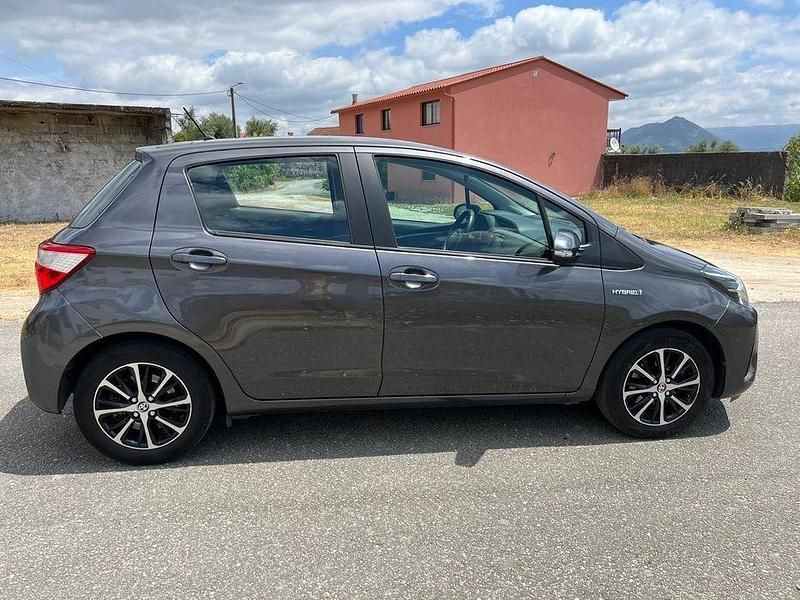 Usado 2019 Toyota Yaris Hybrid Sedan | € 17.000 (Preço justo) - Imagem 1/4