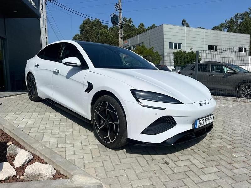 Branco Usado 2025 BYD Seal Sedan | € 45.000 (Preço justo) - Imagem 1/4