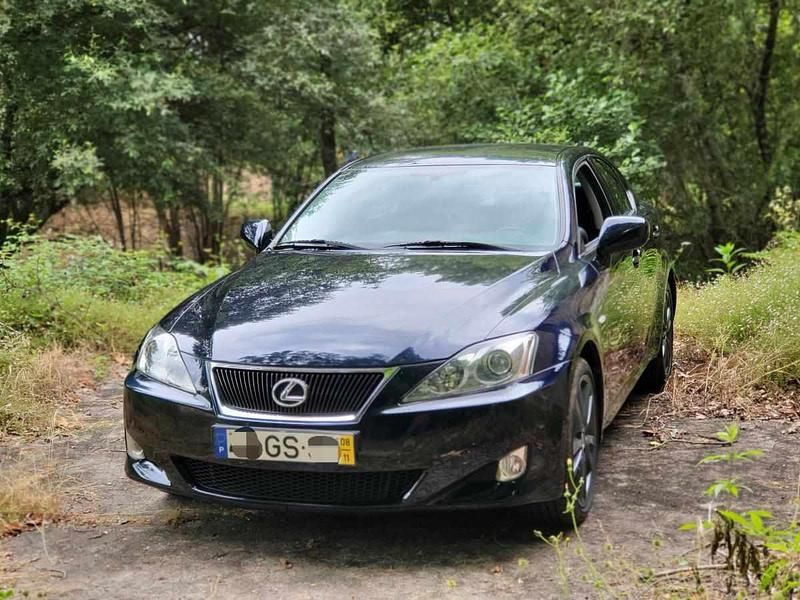 Azul Usado 2008 Lexus IS220d Sedan | € 6.250 - Imagem 1/4