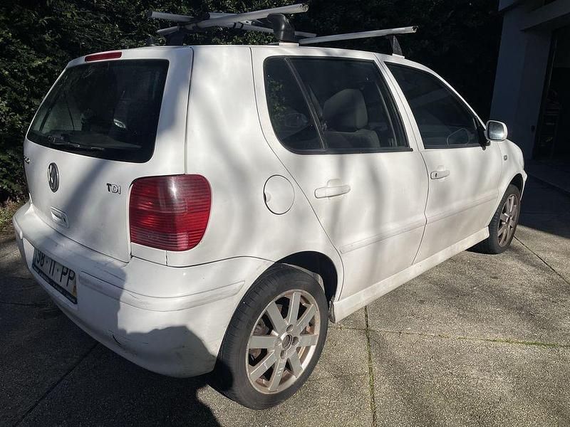 Usado VW Polo 75 HP (55 kW) 2000 Sedan