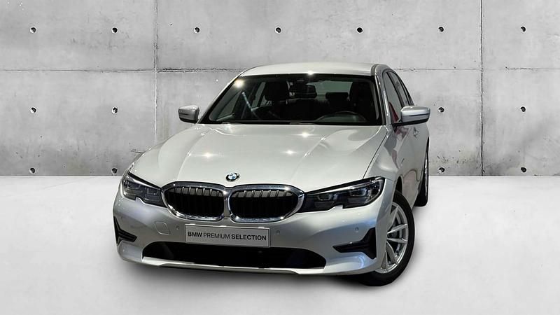Prata glacier metalizada Usado 2019 BMW 330e Sedan | € 25.946 (Preço elevado) - Imagem 1/4