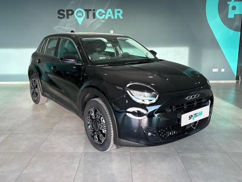 Usado Fiat 600 Pop 145 HP (106 kW) 2025 Preto SUV