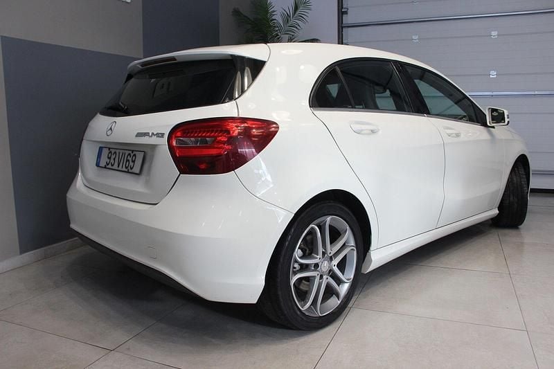 Usado Mercedes A180 Urban 109 HP (80 kW) 2016 Castanho