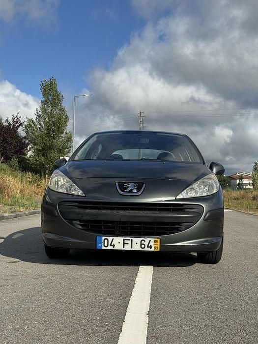 Usado 2008 Peugeot 207 Sedan | € 4.400 (Preço justo) - Imagem 1/4