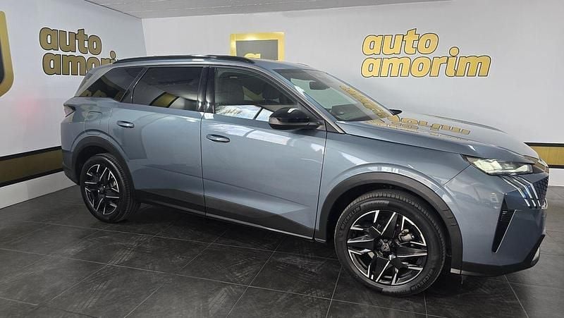 Usado Peugeot 5008 Allure 145 HP (106 kW) 2024 Azul Monovolume