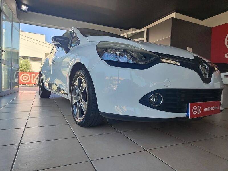Branco Usado 2015 Renault Clio IV Carrinha | € 7.990 (Bom preço) - Imagem 1/4