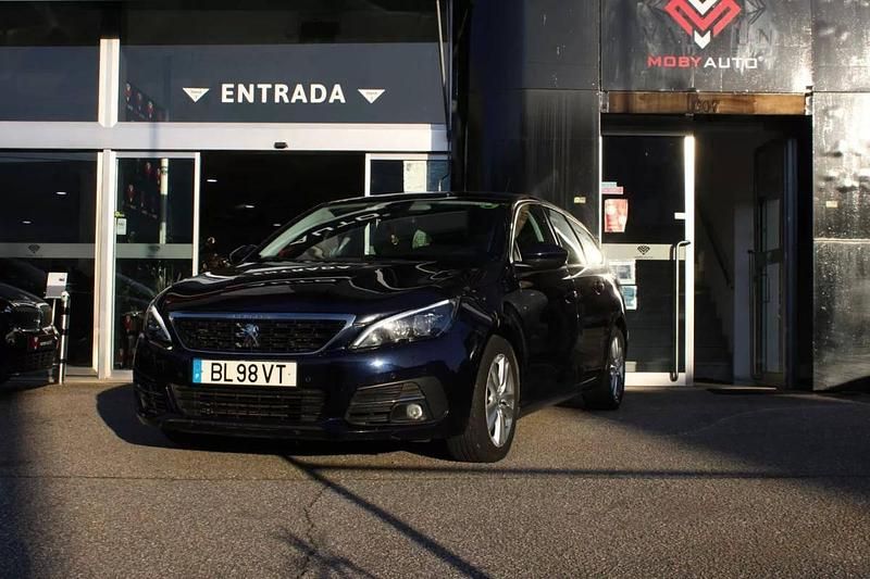 Usado Peugeot 308 SW Active 102 HP (75 kW) 2019 Azul Carrinha