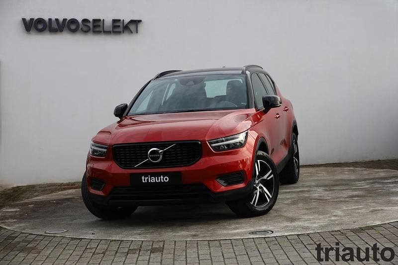 Cinzento ósmio Usado 2018 Volvo XC40 R-Design SUV | € 29.700 - Imagem 1/4