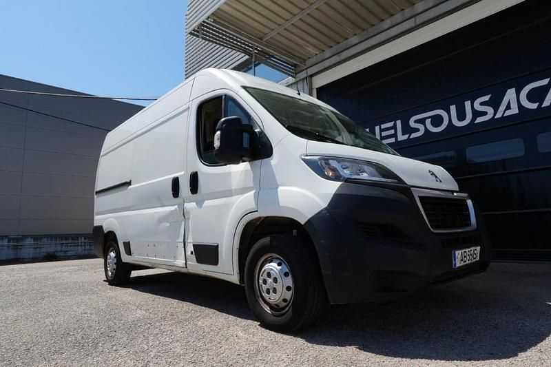 Branco Usado 2020 Peugeot Boxer Van | € 18.500 (Preço justo) - Imagem 1/4