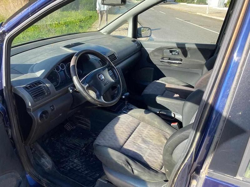 Usado Seat Alhambra 116 HP (85 kW) 2001 Azul Monovolume