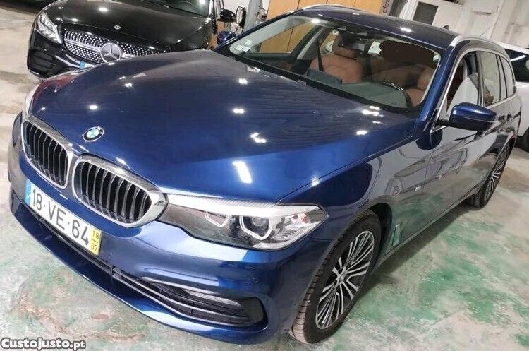 Azul Usado 2018 BMW 520 Sport Line Carrinha | € 27.899 (Preço justo) - Imagem 1/1