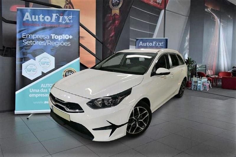 Branco Usado 2023 Kia Ceed Carrinha | € 20.800 (Preço justo) - Imagem 1/4