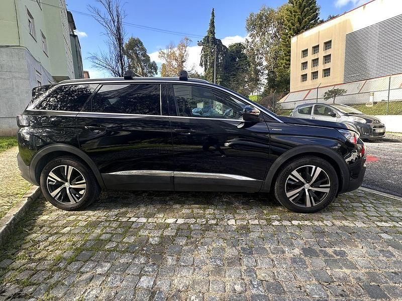 Usado Peugeot 5008 130 HP (95 kW) 2020 Sedan