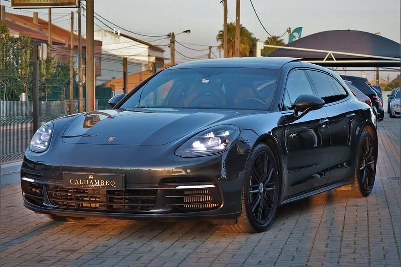 Preto Usado 2018 Porsche Panamera S E-Hybrid Sedan | € 60.990 (Super Preço) - Imagem 1/4