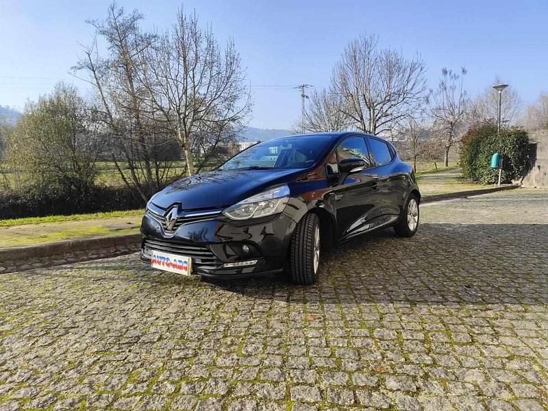 Preto Usado 2017 Renault Clio IV LIMITED | € 10.800 (Bom preço) - Imagem 1/4
