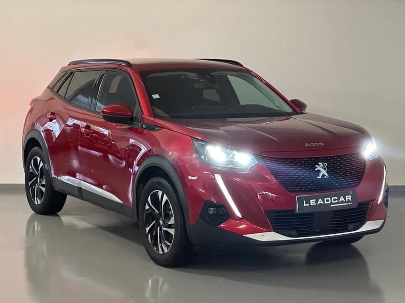 Usado Peugeot e-2008 100 kW (136 HP) 2021 Vermelho SUV