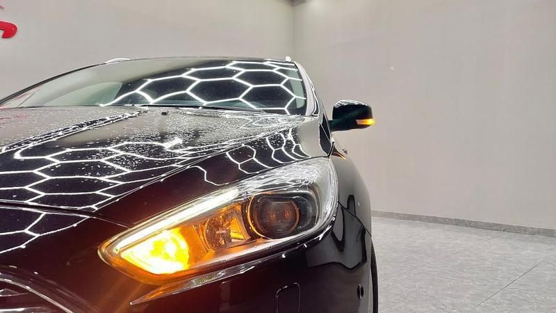 Usado Ford Focus 120 HP (88 kW) 2017 Preto Carrinha