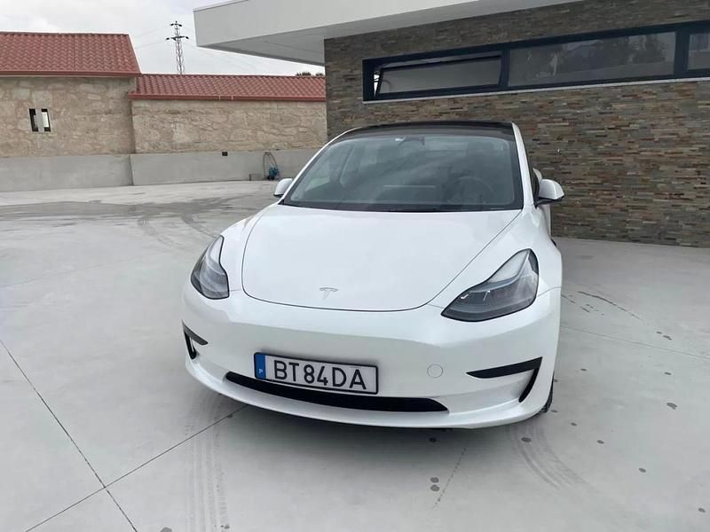 Branco Usado 2023 Tesla Model 3 RWD Sedan | € 33.900 (Caro) - Imagem 1/4