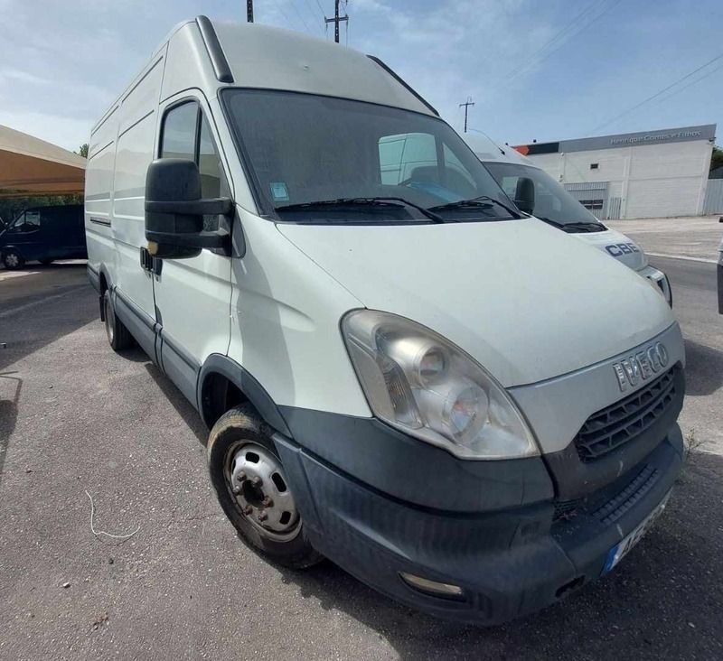 Branco Usado 2014 Iveco Daily | € 10.999 - Imagem 1/4