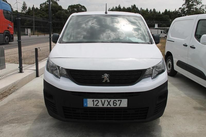 Branco Usado 2019 Peugeot Partner Monovolume | € 12.500 (Preço justo) - Imagem 1/4