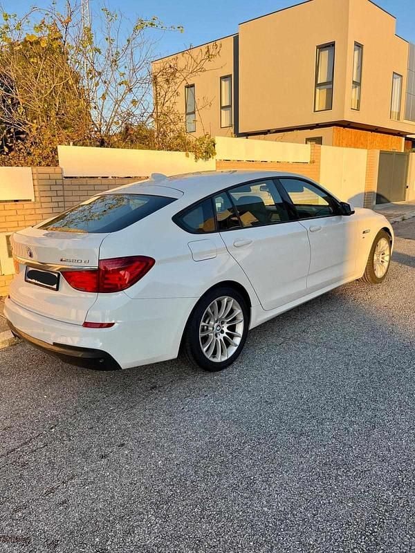 Branco Usado 2012 BMW 520 Citadino | € 18.900 (Preço justo) - Imagem 1/4