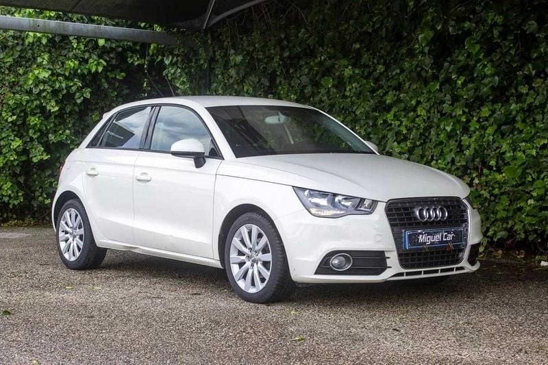 Branco Usado 2015 Audi A1 Sportback Sport Citadino | € 13.900 (Preço justo) - Imagem 1/4