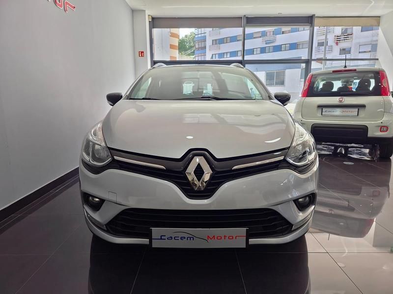 Usado Renault Clio V 90 HP (66 kW) 2020 Cinzento Carrinha