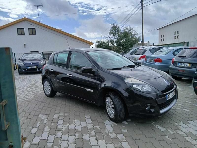 Usado Renault Clio II 75 HP (55 kW) 2011 Preto Citadino