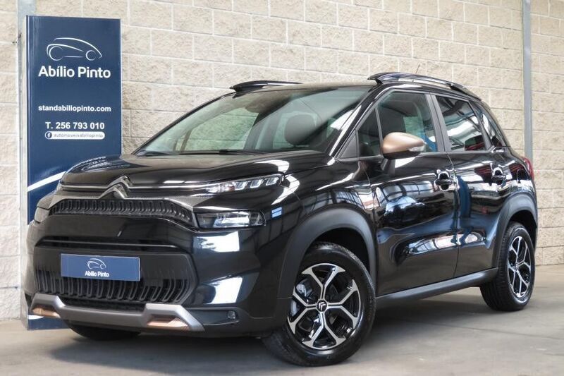 Preto Usado 2023 Citroën C3 PureTech Citadino | € 16.899 (Preço justo) - Imagem 1/4