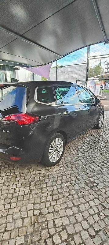 Usado Opel Zafira 136 HP (100 kW) 2016 Preto Monovolume