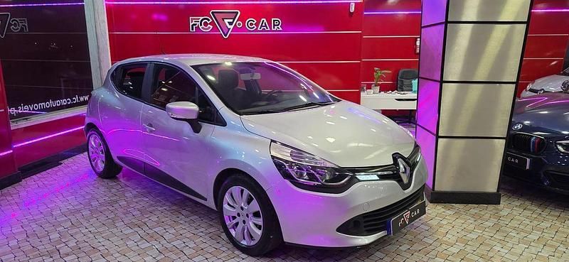 Usado Renault Clio IV 90 HP (66 kW) 2013 Cinza