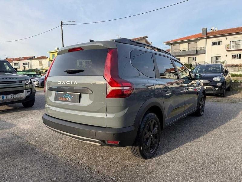 Usado Dacia Jogger Extreme 101 HP (74 kW) 2023 Cinza Monovolume