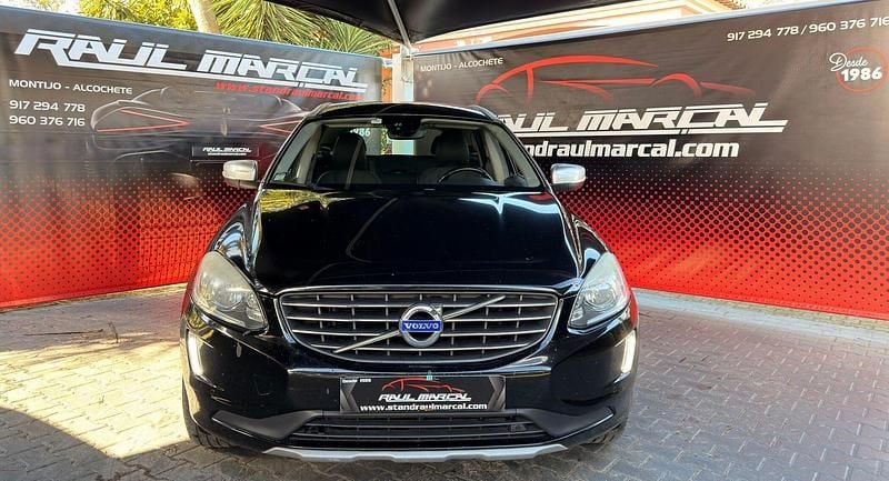 Usado Volvo XC60 Momentum 150 HP (110 kW) 2015 Preto SUV