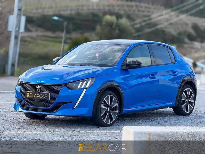 Usado Peugeot e-208 GT 100 kW (136 HP) 2020 Azul Citadino