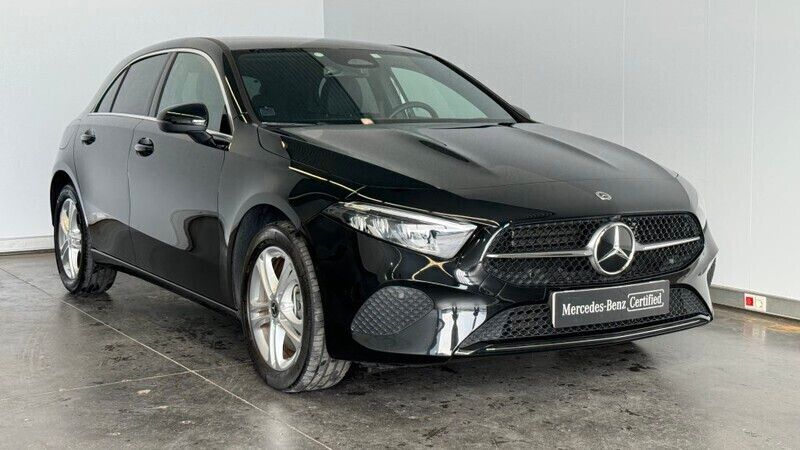Preto Usado 2023 Mercedes A250 Citadino | € 39.900 (Bom preço) - Imagem 1/4