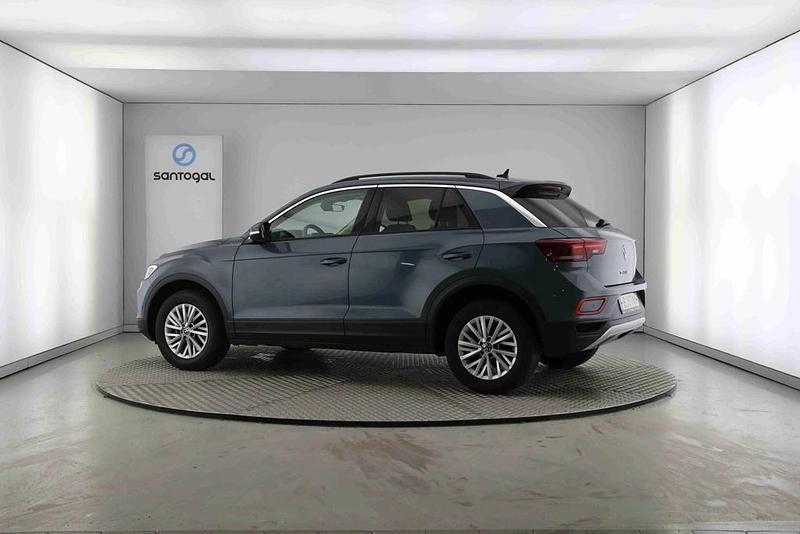 Usado VW T-Roc Life 116 HP (85 kW) 2024 Azul SUV