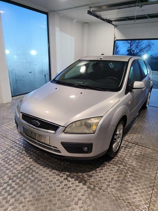 Usado Ford Focus 110 HP (80 kW) 2005 Sedan