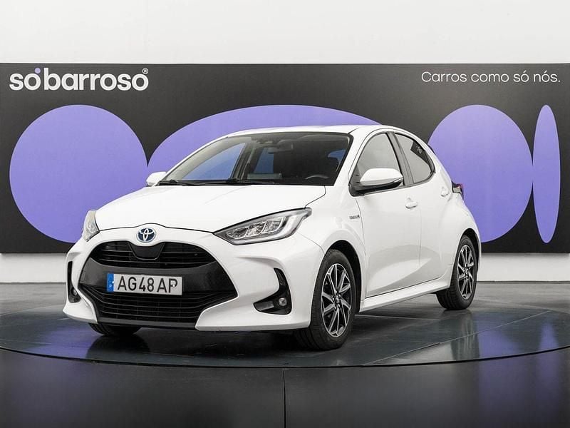 Branco Usado 2021 Toyota Yaris Hybrid | € 21.990 (Preço elevado) - Imagem 1/4