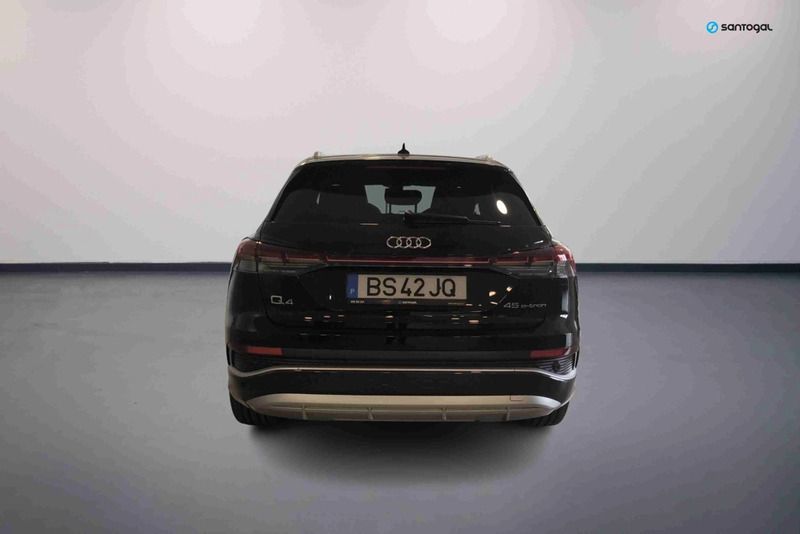 Usado Audi Q4 e-tron S-line plus 210 kW (286 HP) 2025 Cinzento SUV