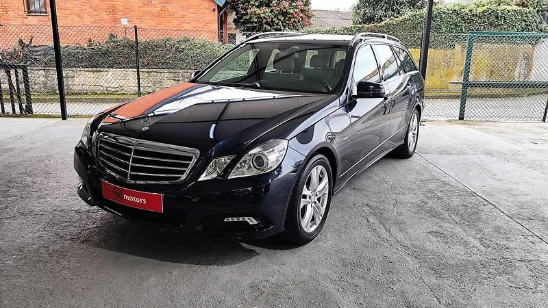 Azul Usado 2010 Mercedes E220 Avantgarde Carrinha | € 15.900 (Preço justo) - Imagem 1/4