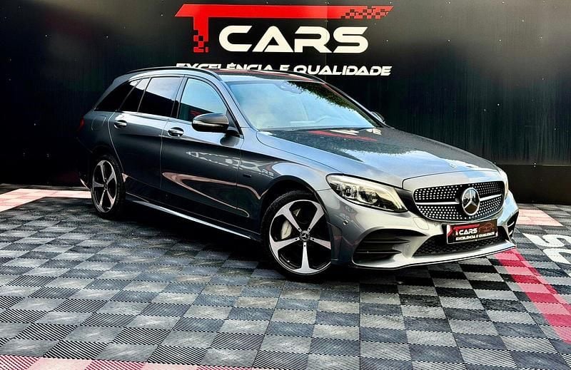 Usado Mercedes C300 AMG line 306 HP (225 kW) 2020 Cinza Sedan