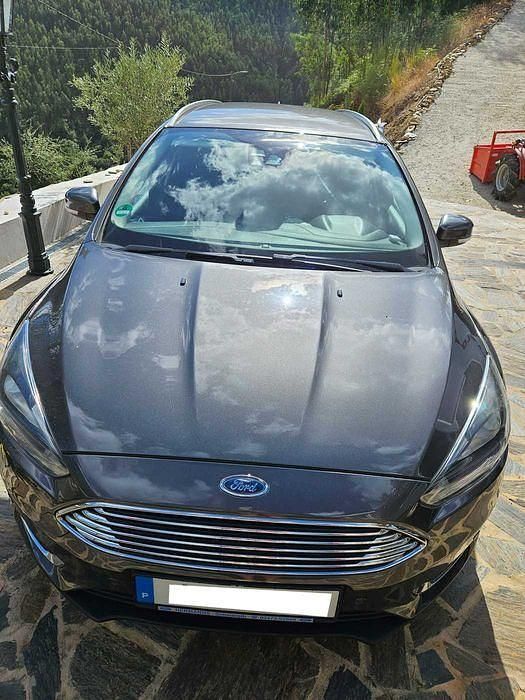 Usado 2015 Ford Focus Titanium Sedan | € 9.400 (Preço justo) - Imagem 1/4