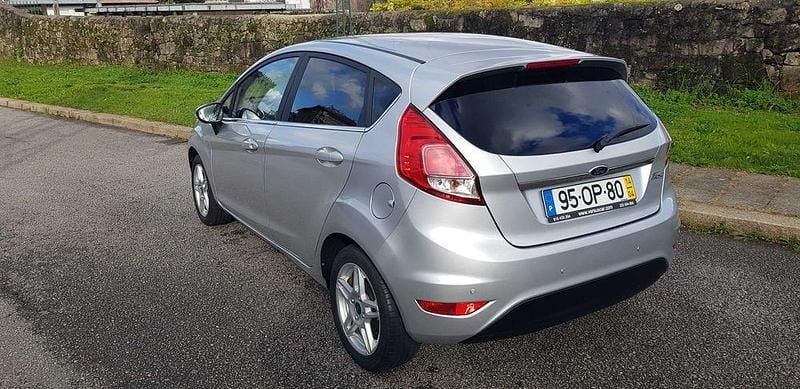 Usado Ford Fiesta Titanium 80 HP (58 kW) 2014 Citadino