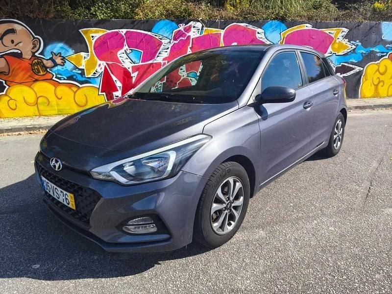 Cinzento Usado 2018 Hyundai i20 | € 11.900 (Preço justo) - Imagem 1/4