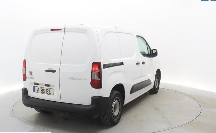 Usado Toyota Proace 102 HP (75 kW) 2021 Branco Monovolume