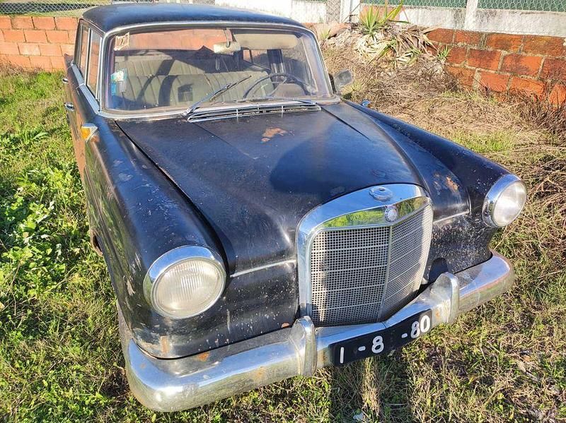 Usado 1964 Mercedes 190 Sedan | € 4.000 - Imagem 1/4