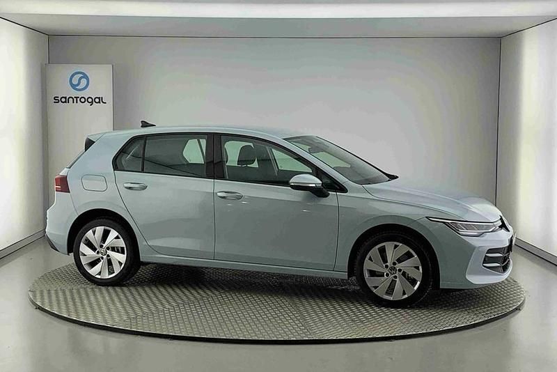 Azul Novo 2025 VW Golf VIII Life Citadino | € 43.500 - Imagem 1/4