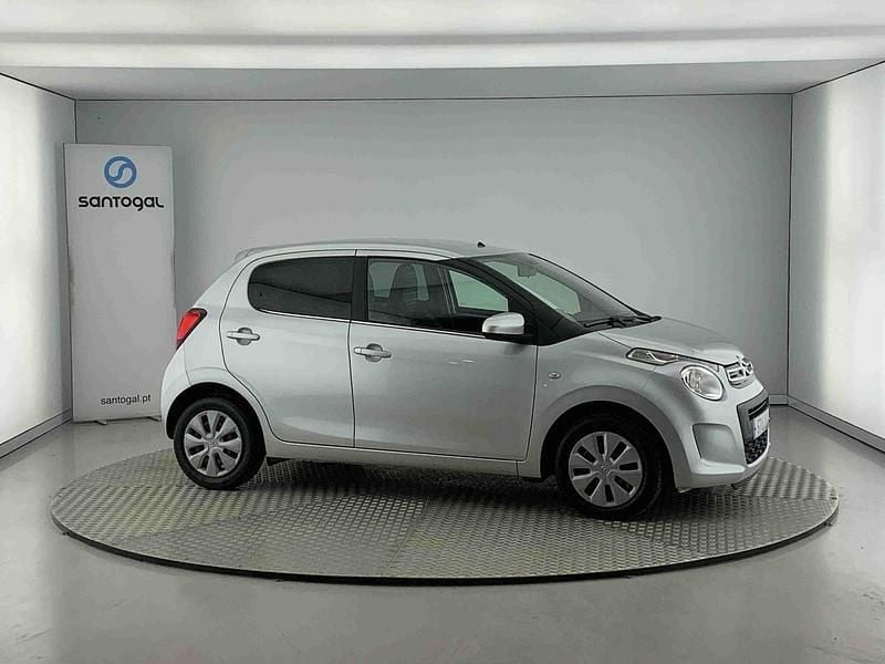 Cinza Usado 2018 Citroën C1 Feel Citadino | € 10.990 (Preço justo) - Imagem 1/4