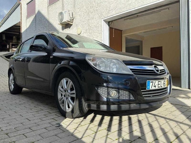 Usado 2007 Opel Astra Sedan | € 4.250 (Preço justo) - Imagem 1/4