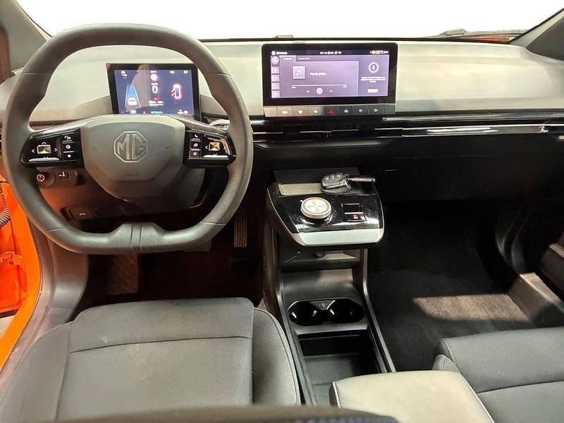 Usado MG MG4 EV 125 kW (170 HP) 2023 Laranja Citadino